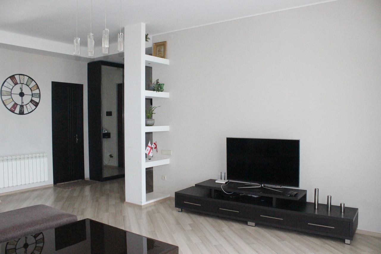 Mtatsminda Apartment Tbilisi ภายนอก รูปภาพ